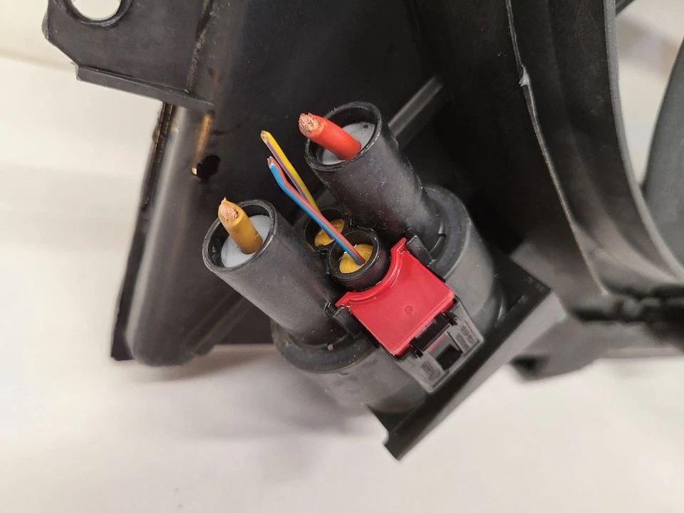 09-18 VOLKSWAGEN TIGUAN Radiator Fan Motor Fan Assembly Germany Built VIN W Foto 2 de 4