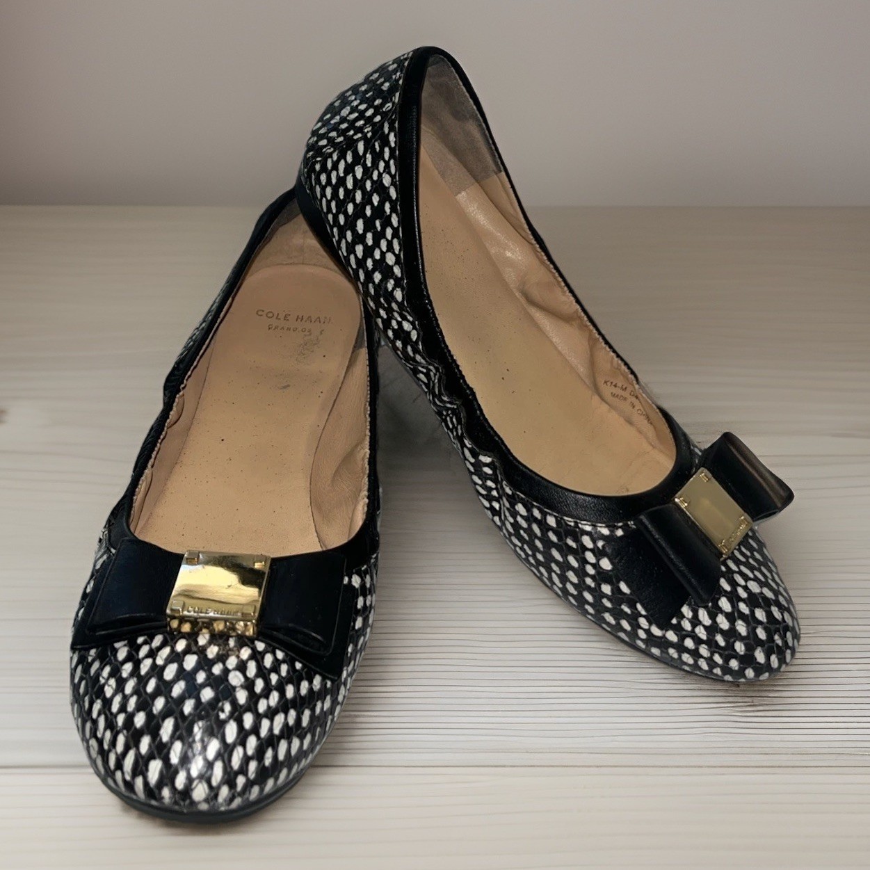 Cole Haan Ballet Flat Black White Leather Bow Skimmer Women's 6.5 Wide