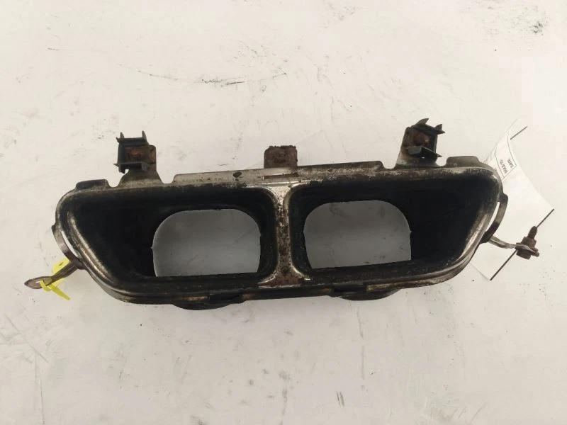 Punta de escape cromada trasera Hyundai Veloster FS 2012-2017 Foto 2 de 4