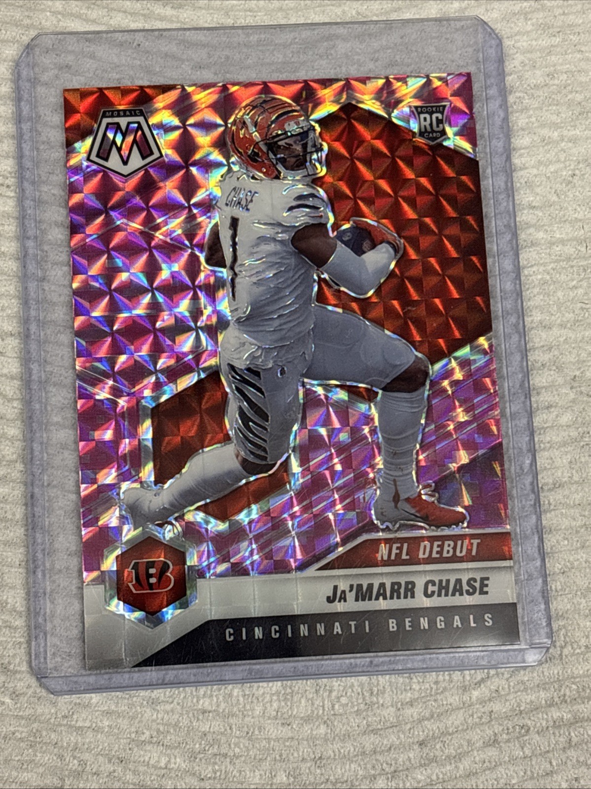 2021 Panini Mosaic - NFL Debut Ja'Marr Chase #247 Camo Pink Mosaic Prizm (RC) SP