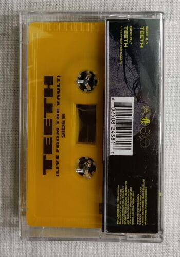 5 Seconds Of Summer - 5SOS - Teeth Cassette Brand New 2019 - Picture 2 of 2