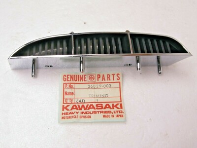 OEM Kawasaki 36029-002 TRIMING SIDE COV Right Cover Trim KZ400 NOS