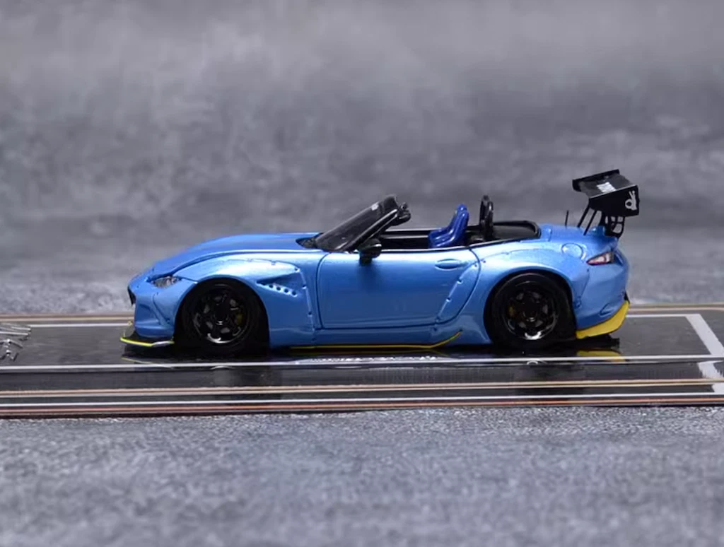 YM 1:64 Blue Miata MX5 Pandem Roadster Convertible Model