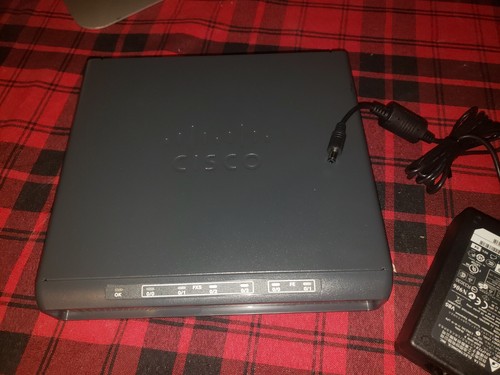 Cisco Analog Voice Gateway mit 4 FXS-Ports und Netzteil - Modell VG204XM
