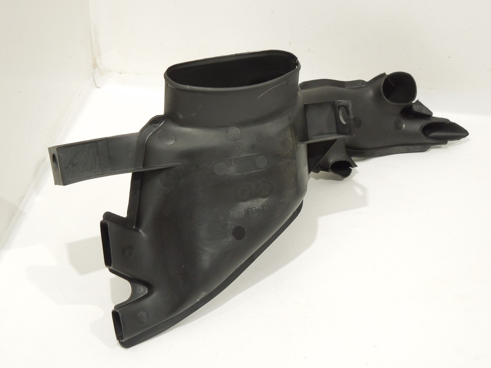 Salida de conductos de aire de ventilación de reposapiés delantero izquierdo VW Beetle 9C NS 1J2819151A