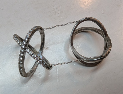 Vintage Set of Linked Silver Tone Finger X Rings Glass Stone