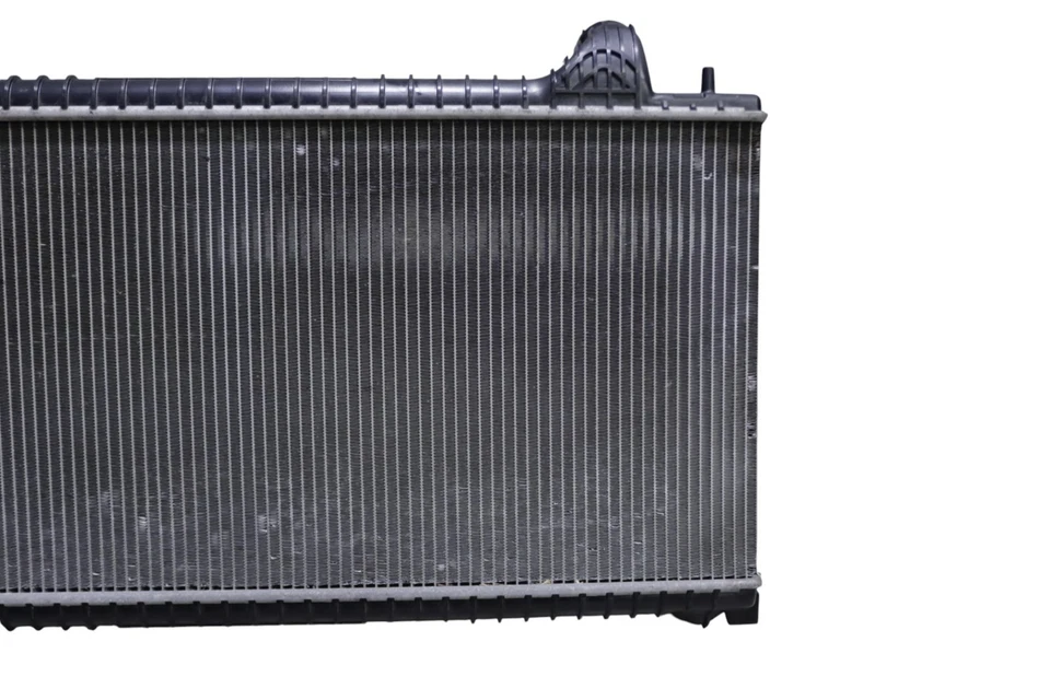 Conjunto de radiador de motor delantero Jaguar XE 2017 2018 2019 2020 OEM Foto 2 de 4