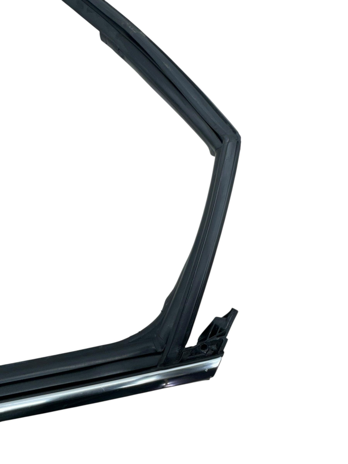 2016-2020 BENTLEY BENTAYGA OEM RH REAR RIGHT DOOR WINDOW MOULDING TRIM