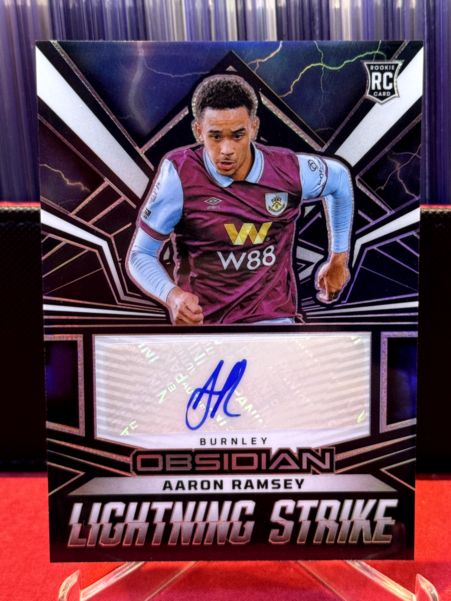 ブライアンロブソン① 2023-24 Panini Obsidian Lightning Strike Bryan Robson Auto