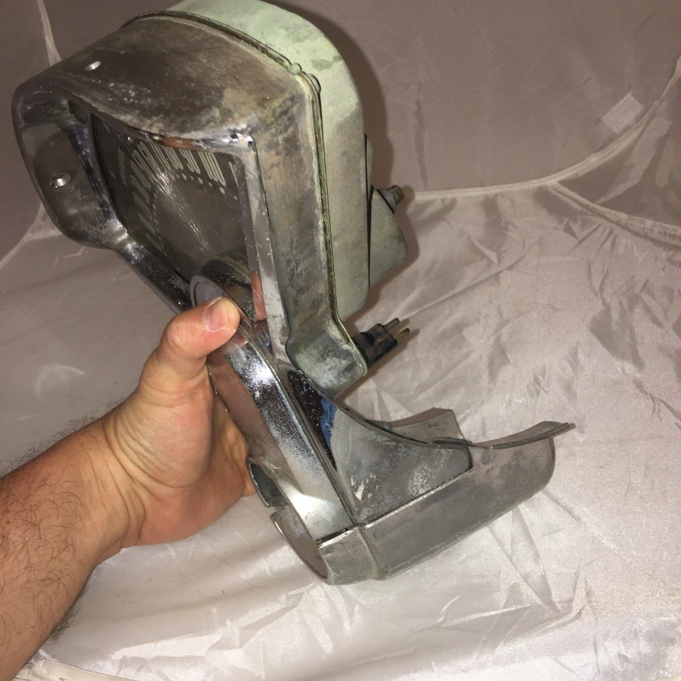 Velocímetro Chevrolet 1955-1956 original vintage para coche de transmisión estándar. Foto 3 de 4