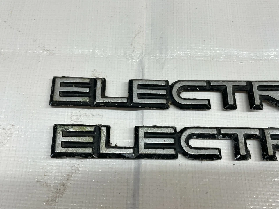 Buick Electra 1979 guardabarros emblemas adorno insignia moldura cupé convertible Foto 2 de 4