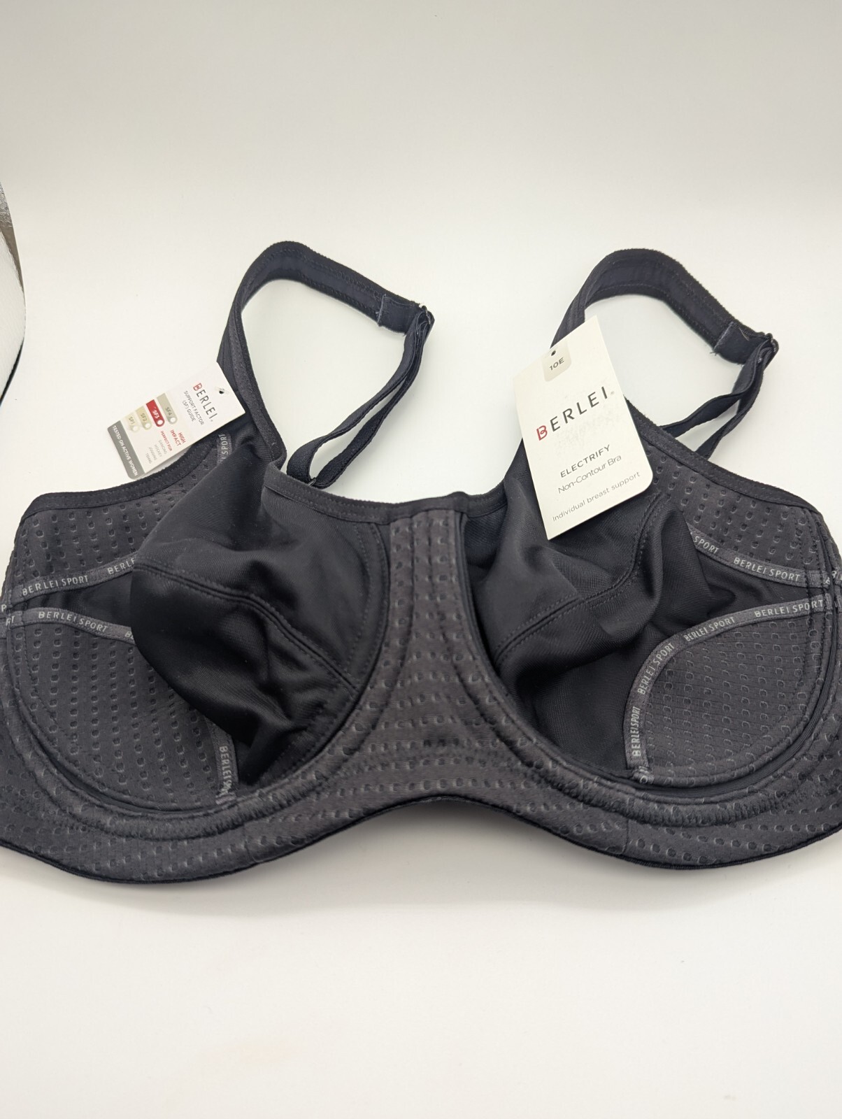 Berlei Electrify Mesh Underwire Non-Contour Sports Bra Black 10E Brand New.