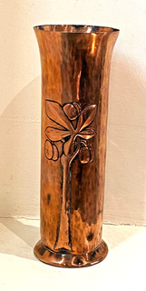 ANTIQUE ARTS & CRAFTS HAND BEATEN COPPER VASE KSIA KESWICK SCHOOL INDUSTRIAL ART