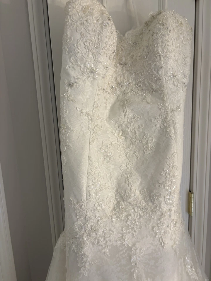 Vestido de novia sirena sin mangas de tul y encaje marfil talla 12-14 con velo.  Foto 4 de 4