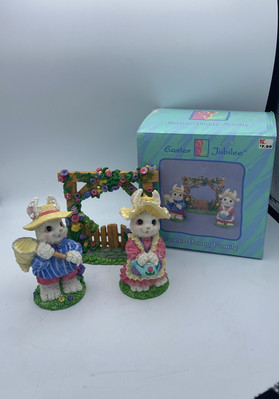 VTG Kmart Easter Jubilee Easter Bunny  Rabbit Family 3 Pc Figurine Set