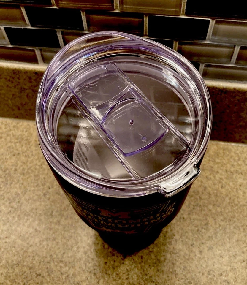 University Of Michigan Tumbler | Campeonato Nacional 2023 30 Oz - Marcas de logotipo - Imagem 4 de 4