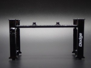 DODGE BLACK 1:64 SCALE AUTO SHOP MECHANIC GARAGE 4 POST CAR LIFT DIECAST MODEL