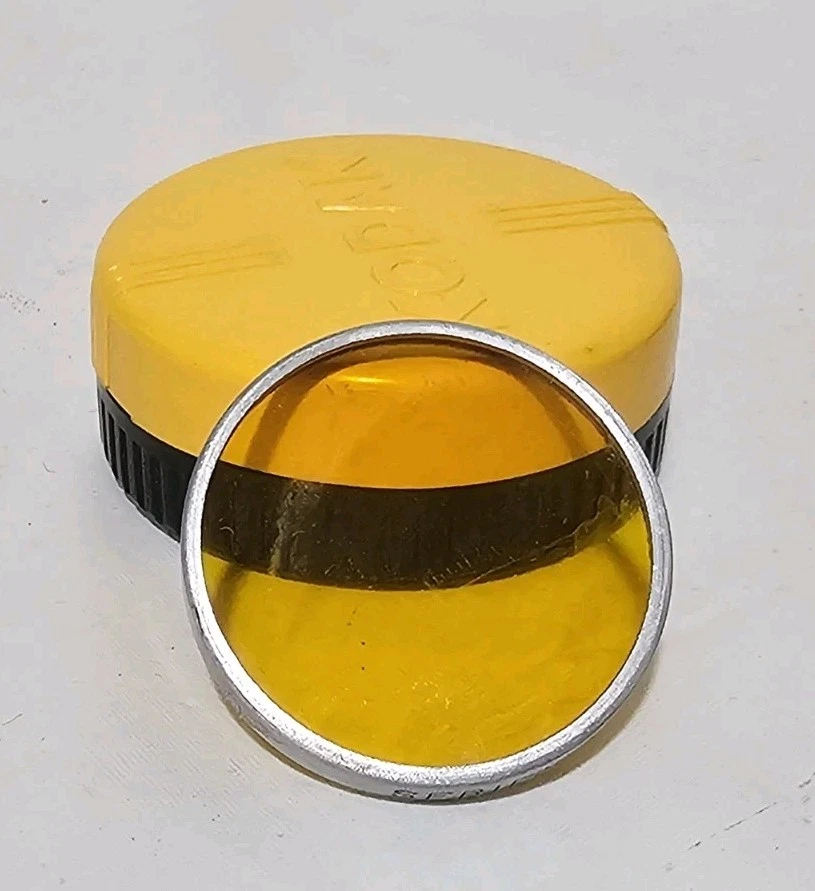 Set Of Kodak Wratten A Filter Series 5  Made in USA No. 29 Red X1 Green G Yellow - Image 3 of 4