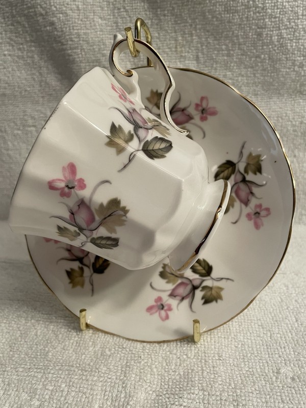 260e Elizabethan Pink & Grey/Dark Green Leaves FBC Tea Cup & Saucer