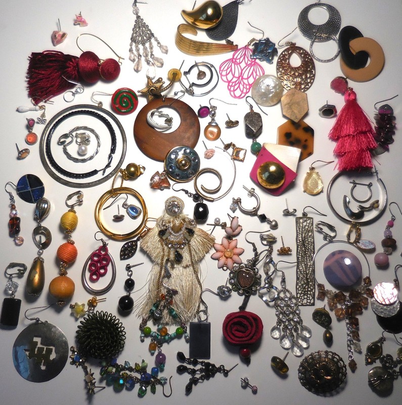 SINGLE Earrings 315 grams Vintage Rhinestone Scrap Jewelry Craft Repair Beads
