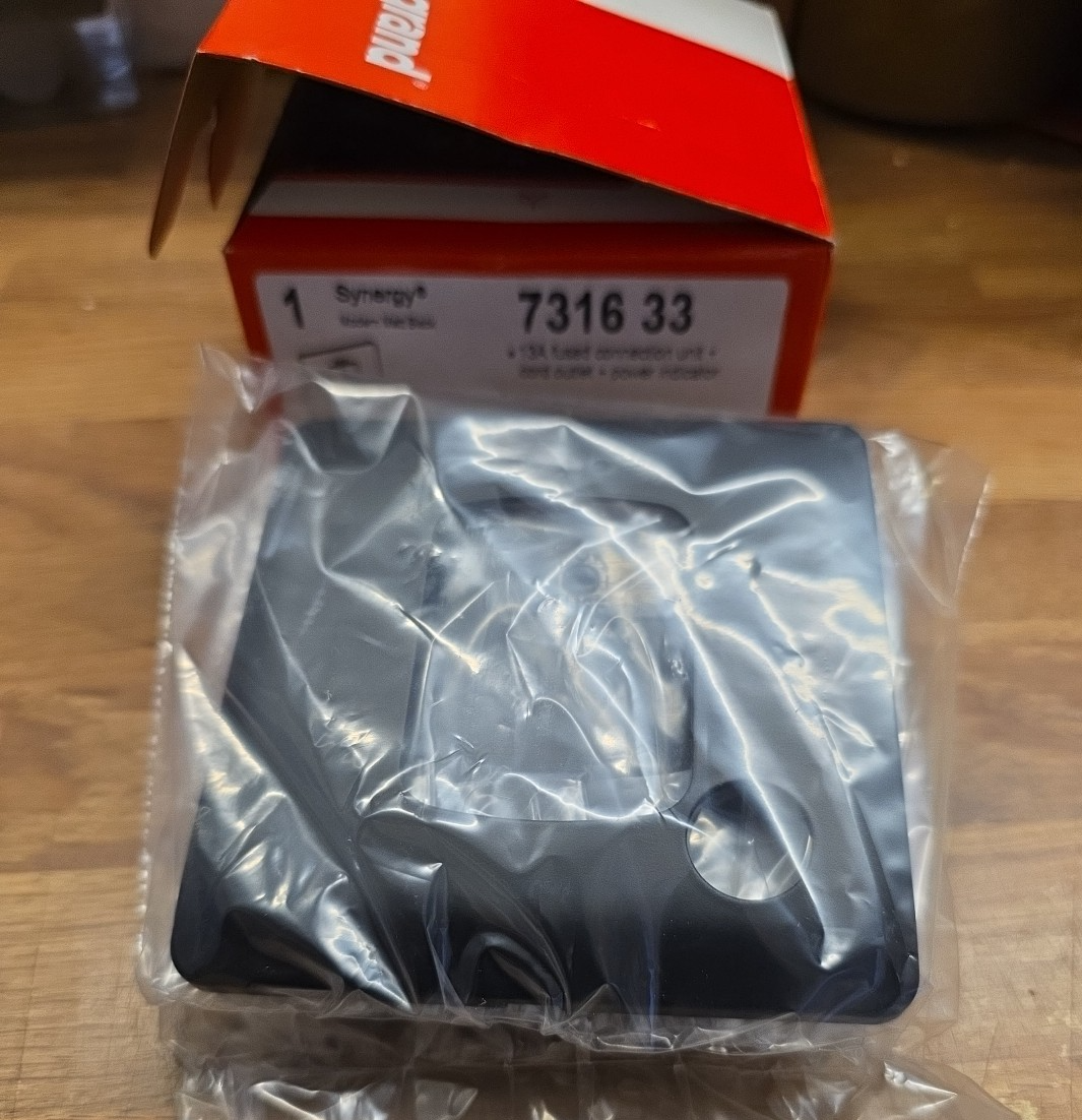 Legrand Synergy 13a fused connection unit 7316 33 Modern Matt Black