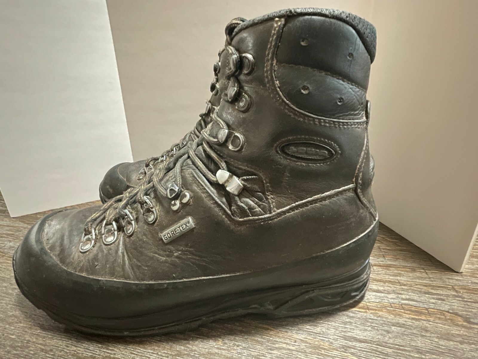 Lowa Tibet GTX Gore-Tex Hiking Boots 
