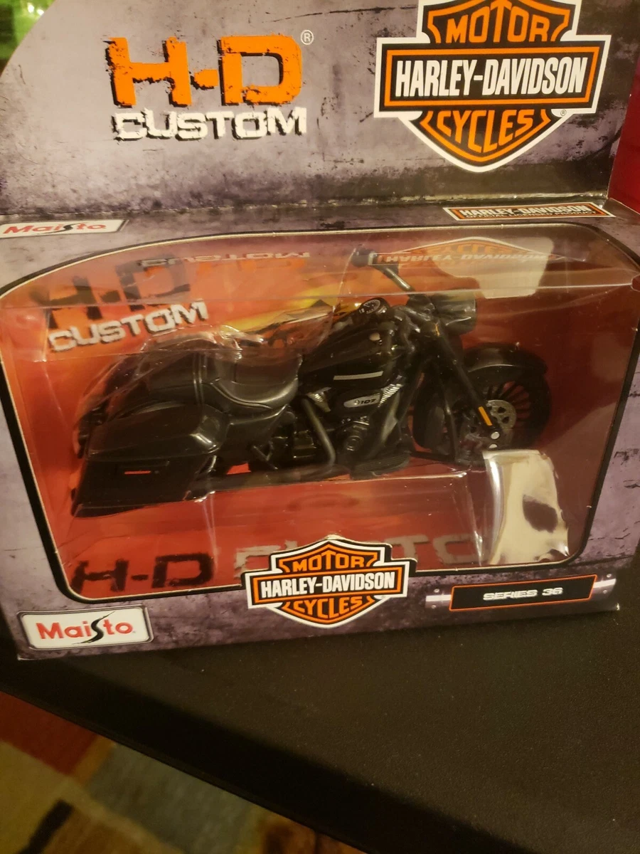 Maisto Series 36 2017 Harley Road King Special 1 18 Scale Die cast