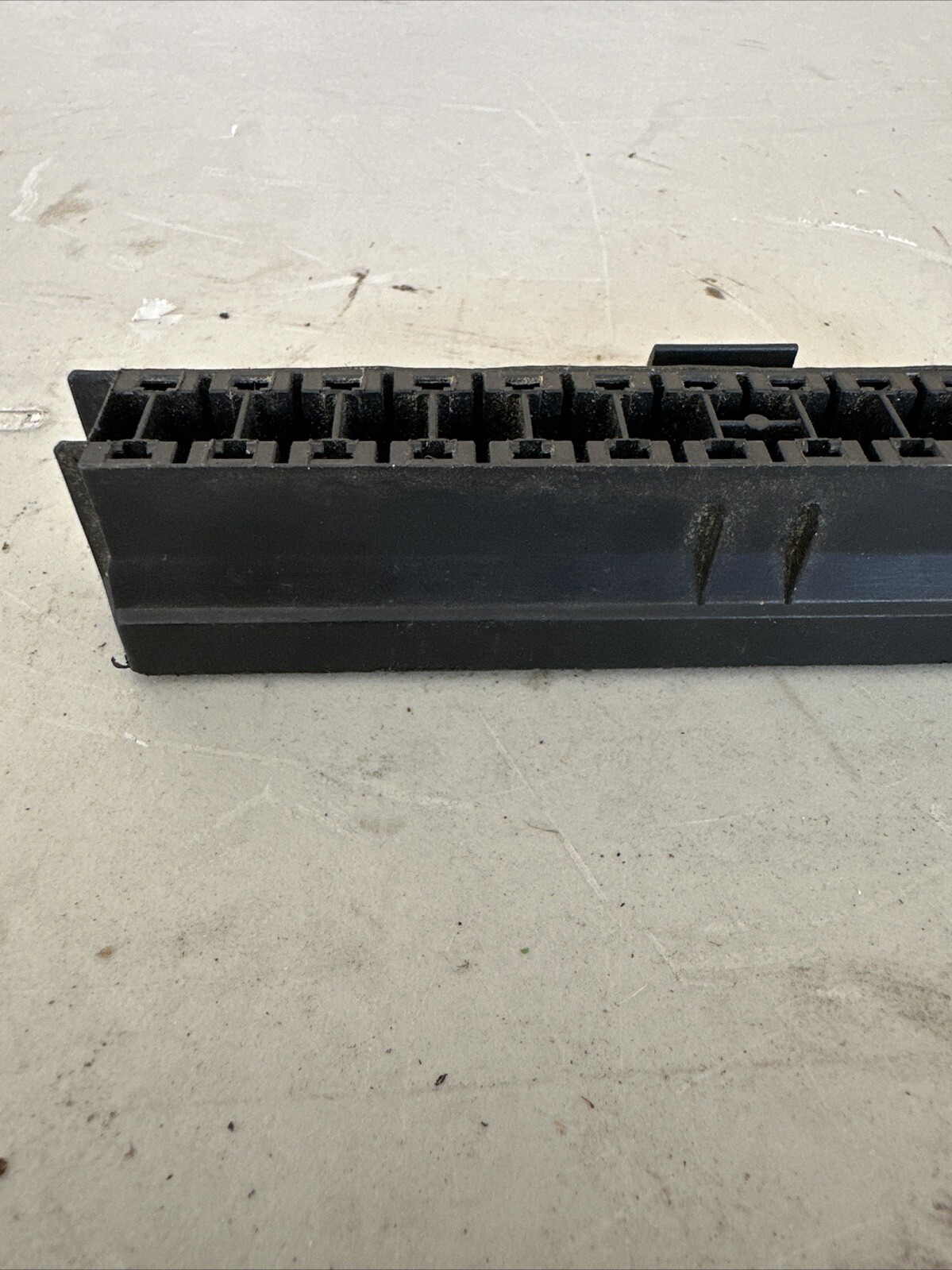 Ferrari Part 116262 Fuse Box Base 400i MONDIAL 8 MONDIAL QV P/R AS-IS READ