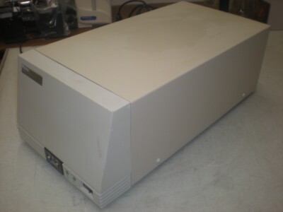 Waters 2996 Photodiode Array Detector - Powers Up and Calibrates as Shown