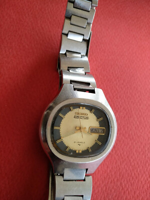 Vintage Seiko 5 Actus Automatic 7019-5010 Day/Date 21J