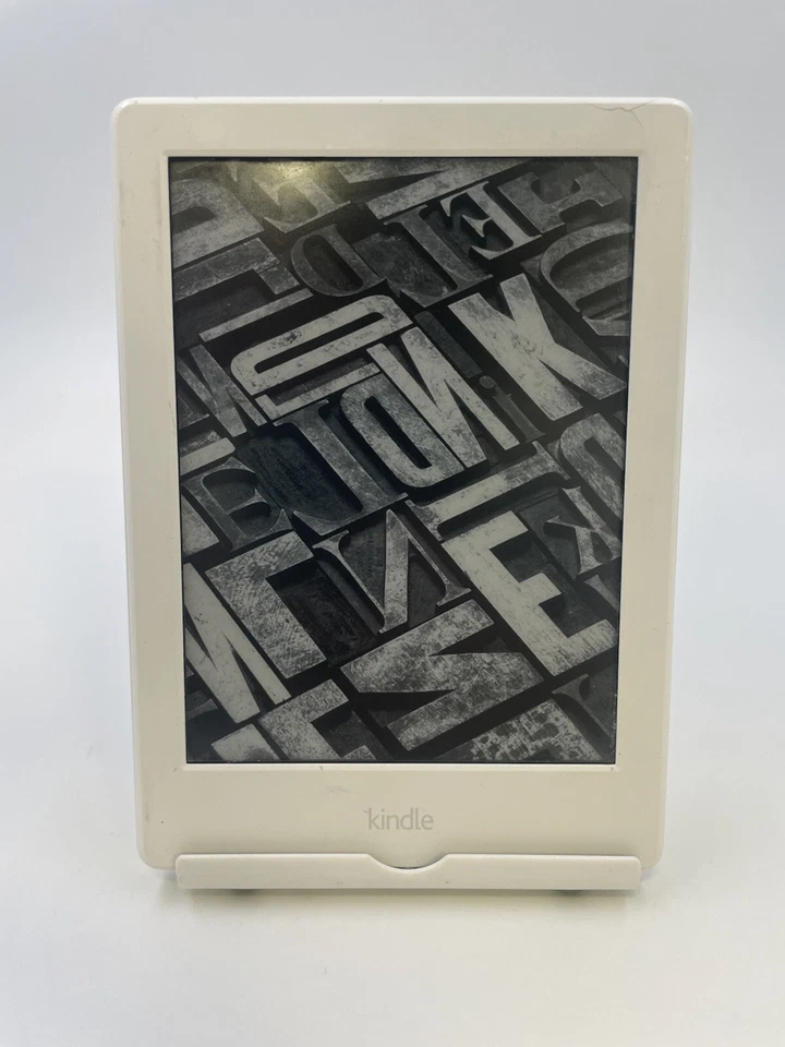 Amazon Kindle 8th Generation SY69JL 6" 4GB Wi-Fi White eBook Reader - Image 3 of 4