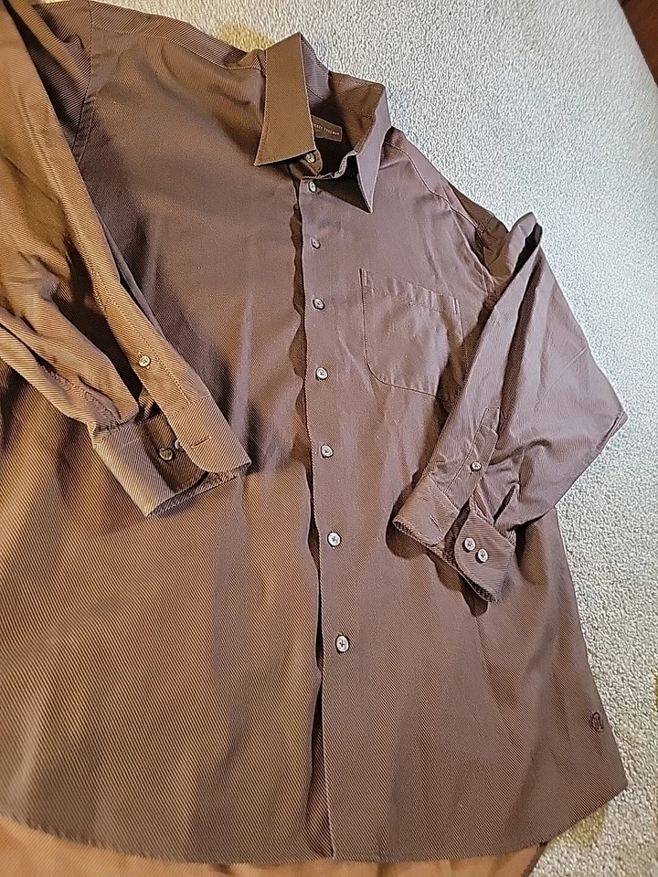 Camisa Para Hombres Hickey Freeman Abotonada Grande Algodón Marrón y Negro Rayas Italia Foto 2 de 4