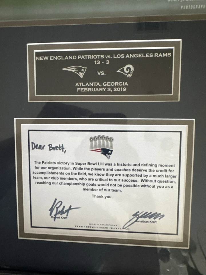Memorabilia autenticada de exhibición enmarcada del Super Bowl LIII de los Patriots Foto 2 de 3