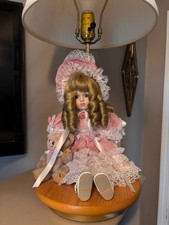 RARE ANTIQUE VINTAGE VICTORIAN PORCELAIN DOLL LAMP EXC. COND WORKS