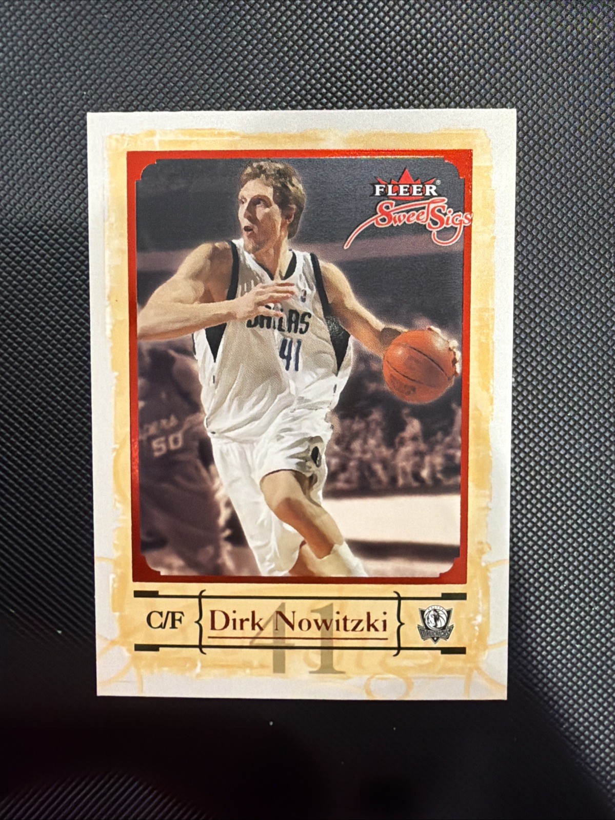 2004-05 Fleer Sweet Sigs - Dirk Nowitzki #50