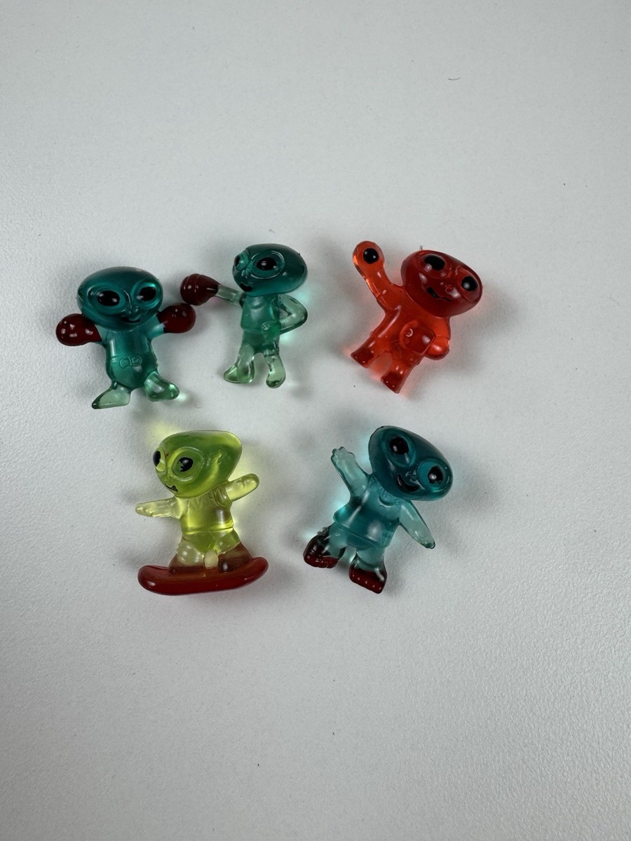 5 Vintage 90s ALIEN Sport Mini Figures 1