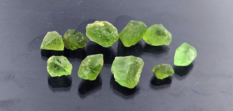 27.5 grams Pakistan Peridot Facet Rough