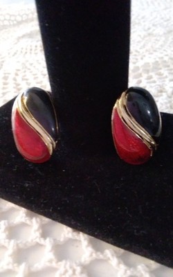 Goldtone Red/Black Enamel Clip on  Earrings-Oval Shape, Gold Tone