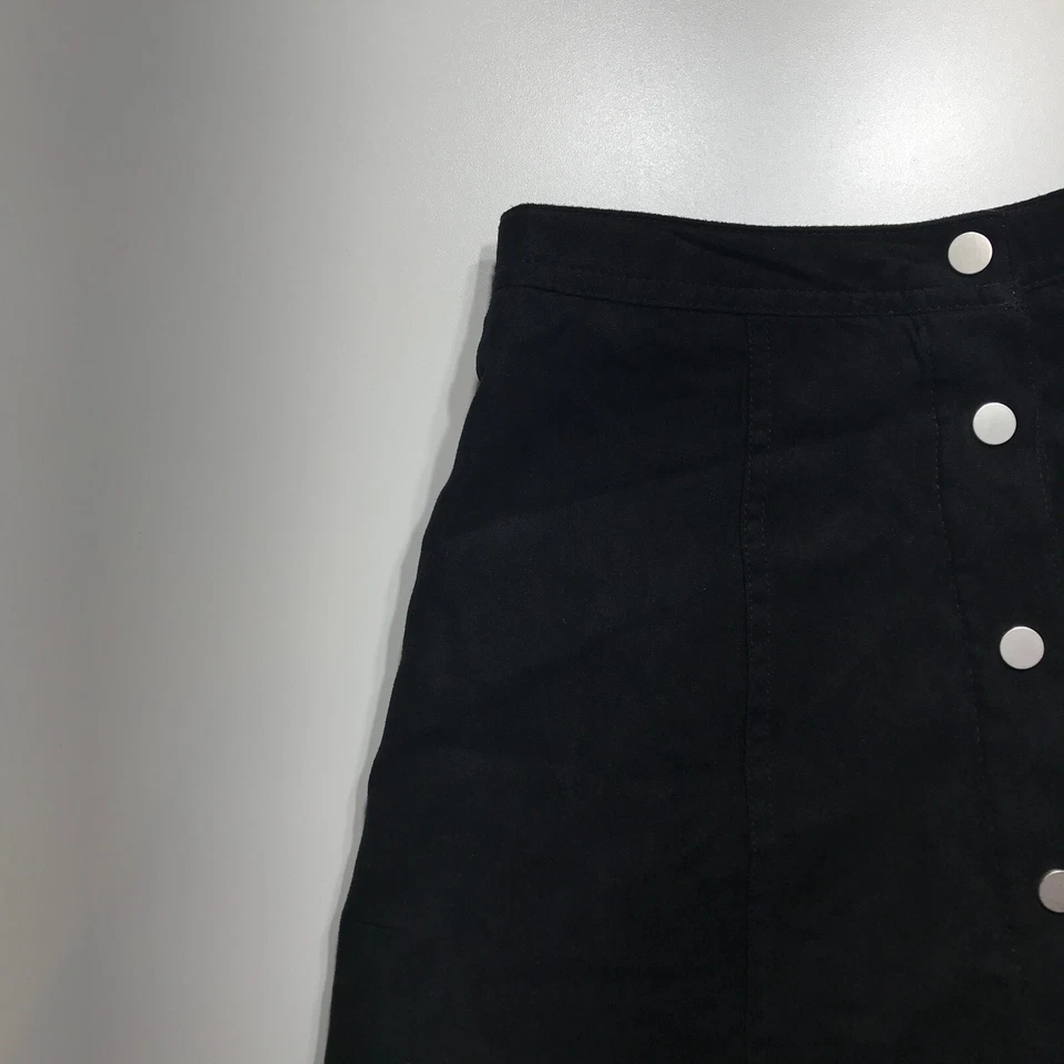 Falda Divided by H&M Para Mujer Talla 2 Mini Línea A Corta Negra Gamuza Botón Forrada con Mosca Foto 4 de 4