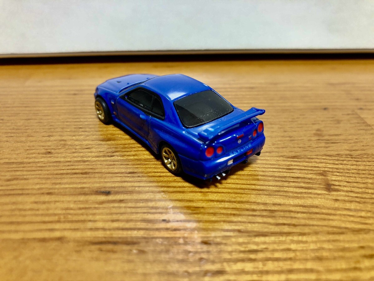 NISSAN SKYLINE GT-R BNR34 Japanese miniture car 1/72 famous cars