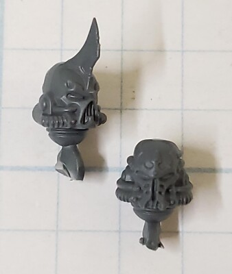 40K Chaos Space Marine Bits Legionary Heads w Helmets #123 