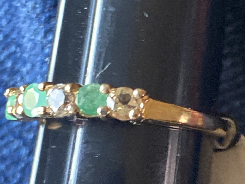 Anillo Victoria Townsend plata esterlina topacio blanco esmeralda banda Foto 3 de 4