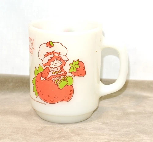 STRAWBERRY SHORTCAKE Mug Anchor Hocking Glass 1980 Vintage