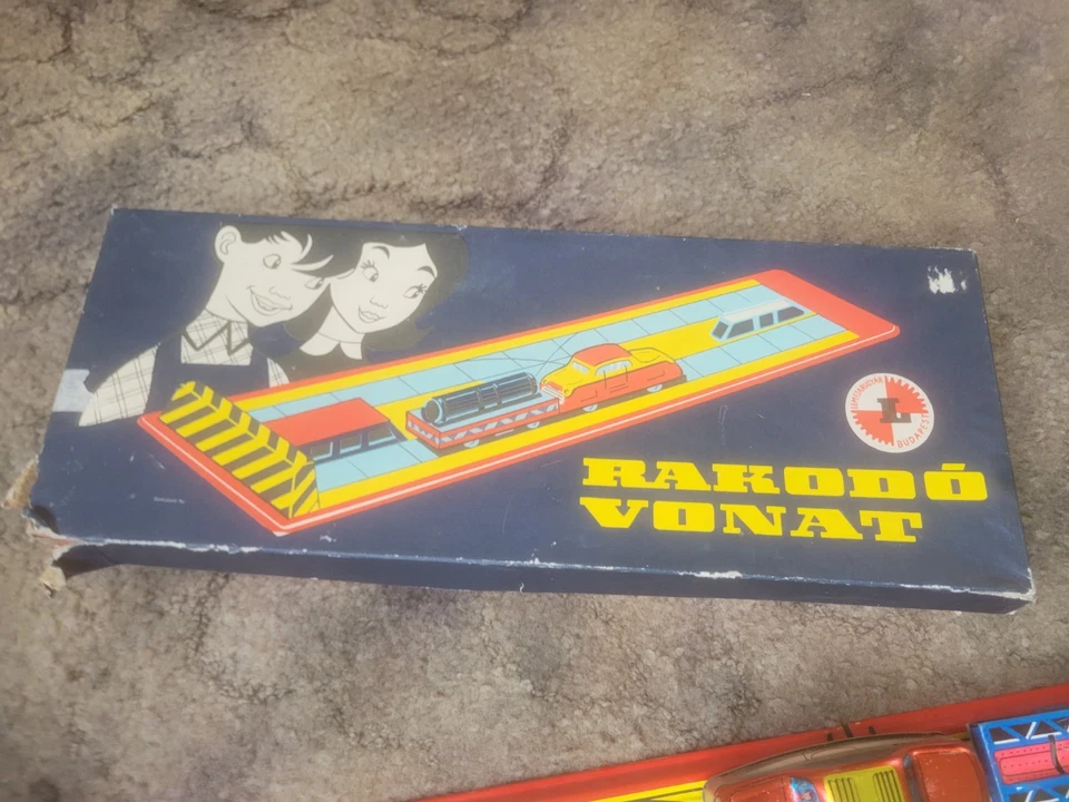 Juego de tren de hojalata de cuerda vintage húngaro Rakodo Vonat en caja sin llave Foto 4 de 4