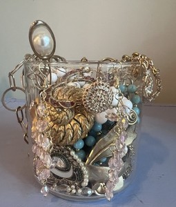 ジャンクアクセサリーまとめ mystery jewelre Mystery Jewelry Box