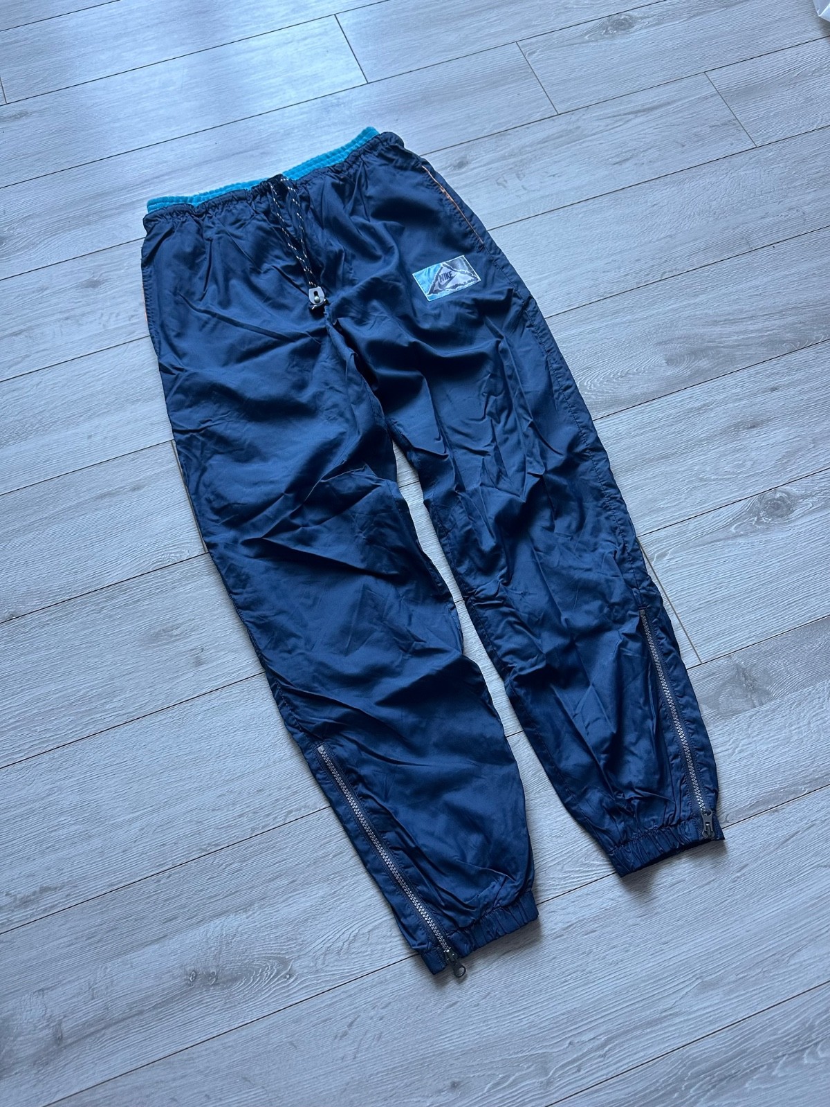 Vintage Nike Nylon Track Pants 80s/90s – Unisex – Dark Blue – YKK – L image 3