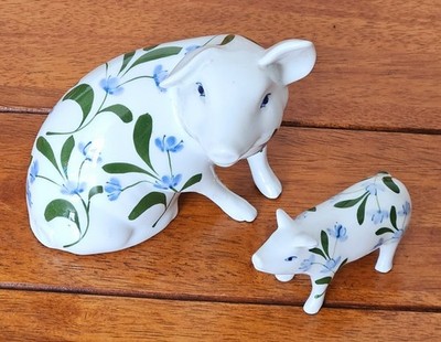 Vintage handbemalte Porzellan weiße Schweine blaue Blumen Mutter mit Babysitting