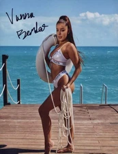 Vanna Bardot signed model 8x10 Photo -PROOF- -CERTIFICATE-  (A0018)