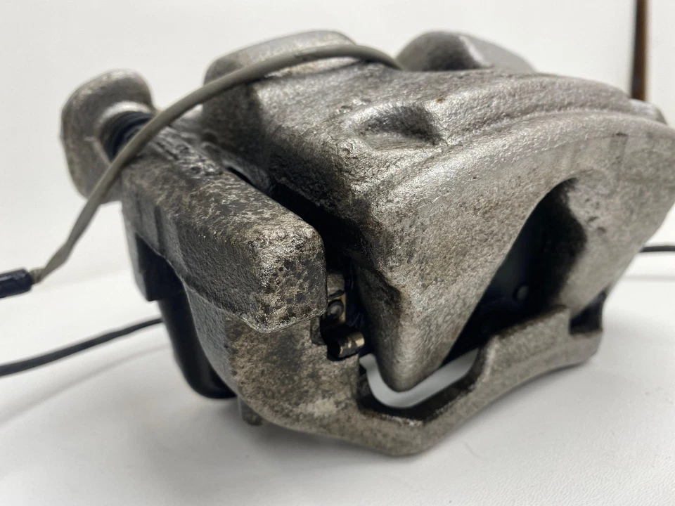 Pinza de freno de conductor delantera izquierda sin freno deportivo 34116860267 para BMW X1 16-22 2,0 L Foto 3 de 4