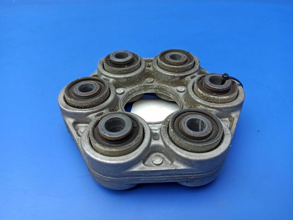 BMW 5 F10 F11 2.0 diesel Rear prop shaft donut coupling joint 